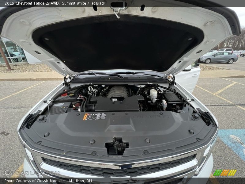 Summit White / Jet Black 2019 Chevrolet Tahoe LS 4WD