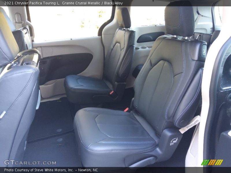 Granite Crystal Metallic / Black/Alloy 2021 Chrysler Pacifica Touring L