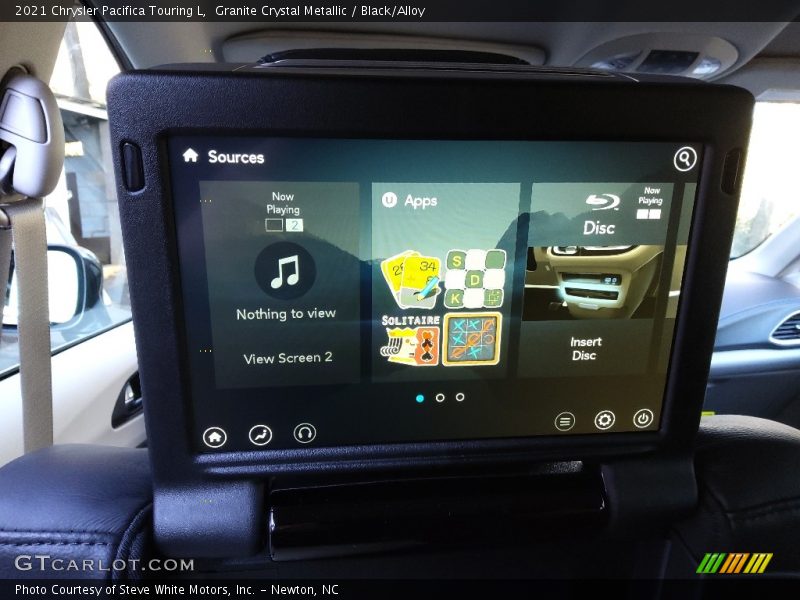 Granite Crystal Metallic / Black/Alloy 2021 Chrysler Pacifica Touring L