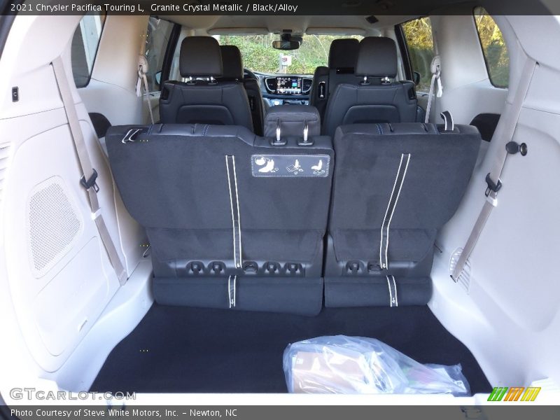 Granite Crystal Metallic / Black/Alloy 2021 Chrysler Pacifica Touring L