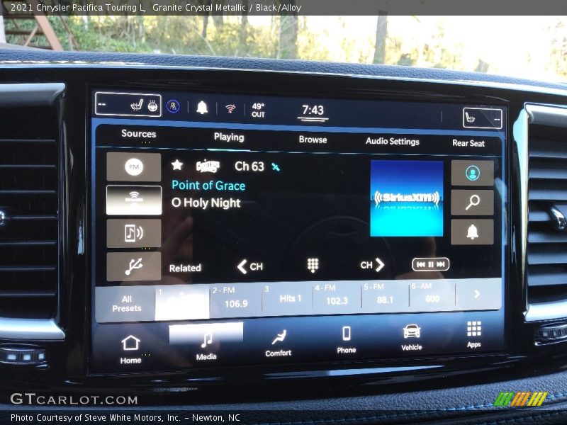 Granite Crystal Metallic / Black/Alloy 2021 Chrysler Pacifica Touring L