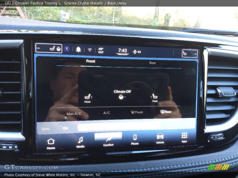 Granite Crystal Metallic / Black/Alloy 2021 Chrysler Pacifica Touring L