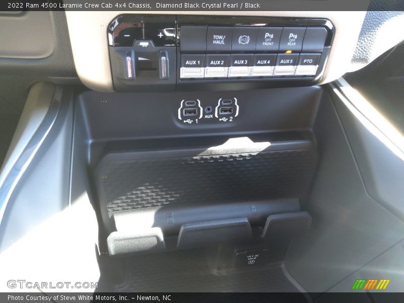 Diamond Black Crystal Pearl / Black 2022 Ram 4500 Laramie Crew Cab 4x4 Chassis