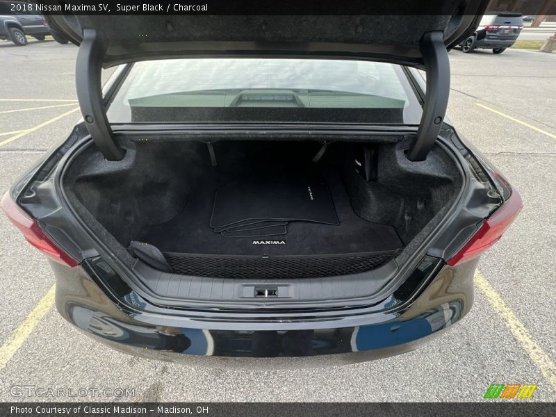 Super Black / Charcoal 2018 Nissan Maxima SV