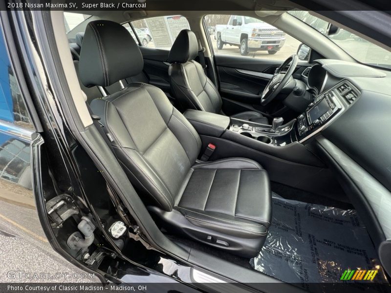 Super Black / Charcoal 2018 Nissan Maxima SV