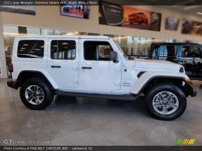 Bright White / Black 2021 Jeep Wrangler Unlimited Sahara 4x4