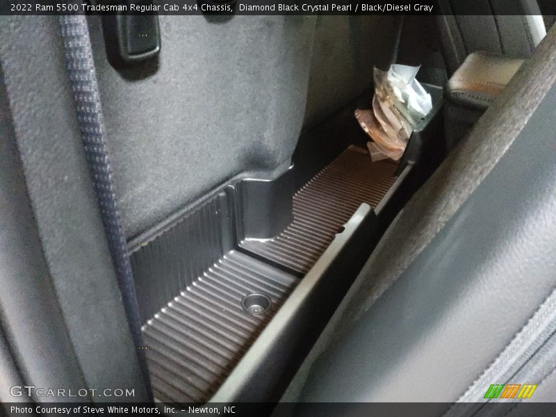 Diamond Black Crystal Pearl / Black/Diesel Gray 2022 Ram 5500 Tradesman Regular Cab 4x4 Chassis