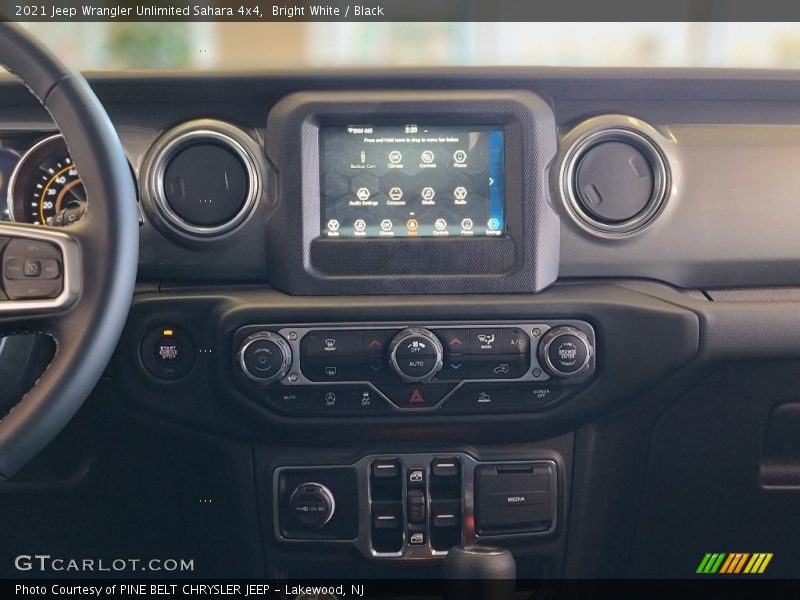 Bright White / Black 2021 Jeep Wrangler Unlimited Sahara 4x4