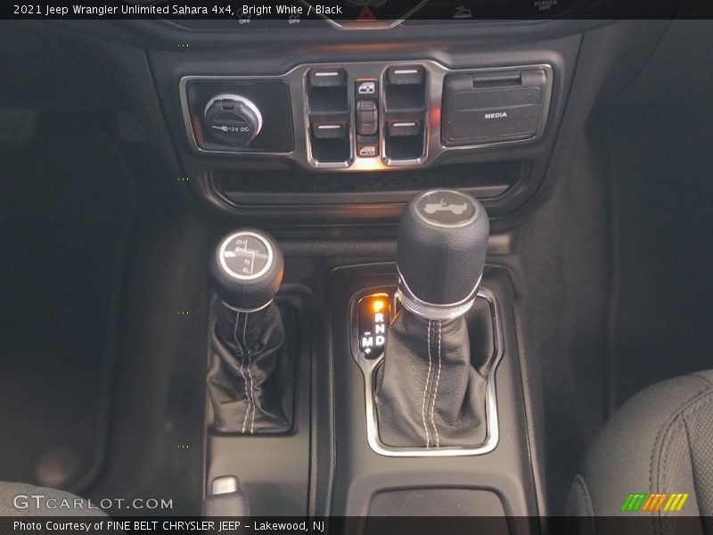 Bright White / Black 2021 Jeep Wrangler Unlimited Sahara 4x4