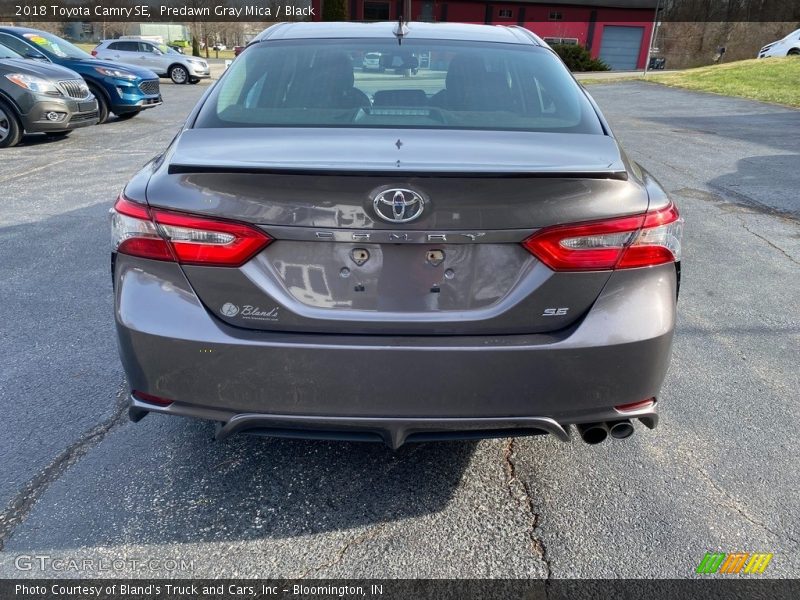 Predawn Gray Mica / Black 2018 Toyota Camry SE