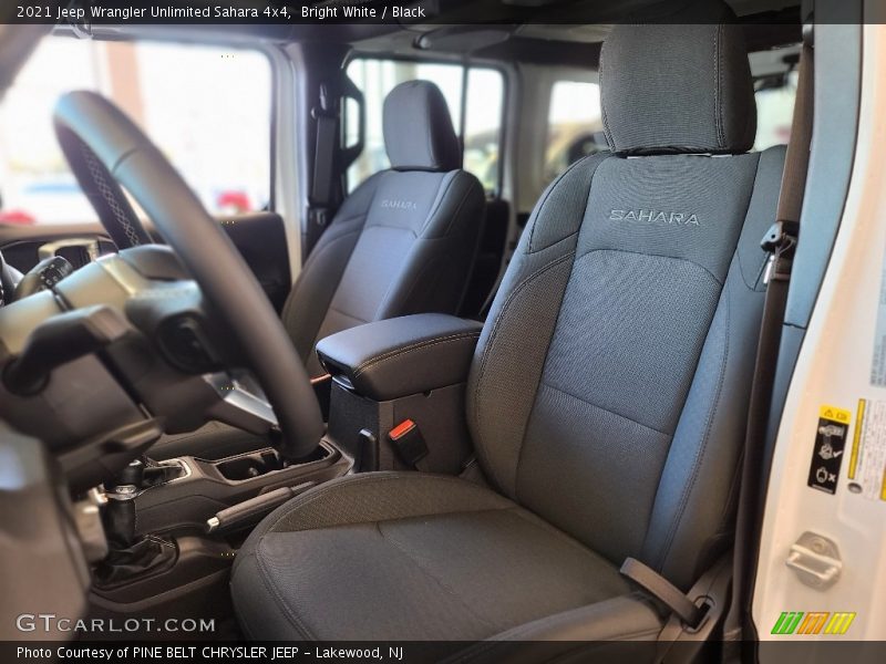 Bright White / Black 2021 Jeep Wrangler Unlimited Sahara 4x4