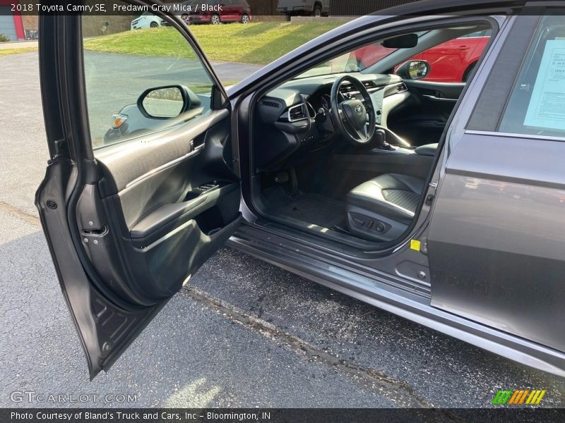 Predawn Gray Mica / Black 2018 Toyota Camry SE