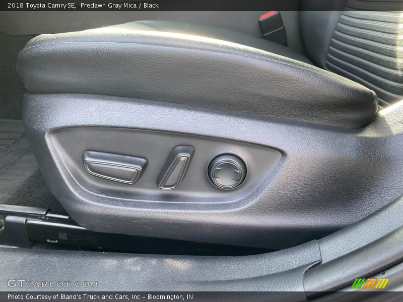 Predawn Gray Mica / Black 2018 Toyota Camry SE