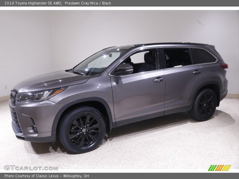 Predawn Gray Mica / Black 2019 Toyota Highlander SE AWD