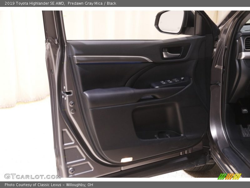 Predawn Gray Mica / Black 2019 Toyota Highlander SE AWD