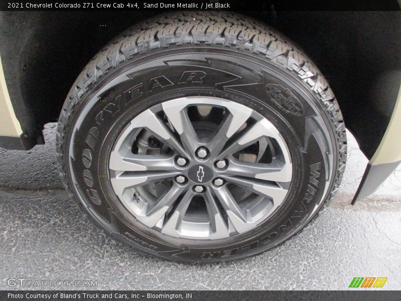 Sand Dune Metallic / Jet Black 2021 Chevrolet Colorado Z71 Crew Cab 4x4