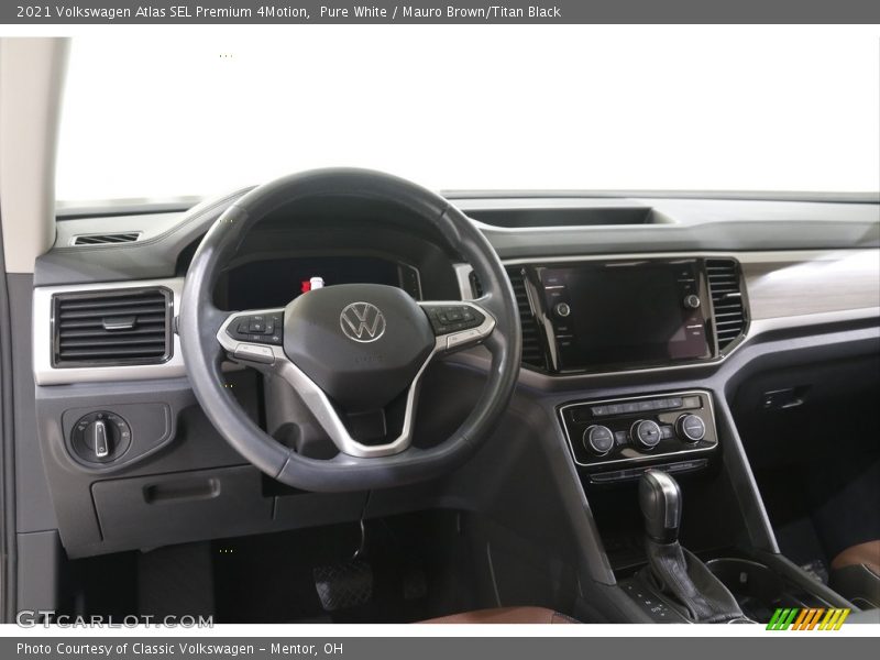 Dashboard of 2021 Atlas SEL Premium 4Motion