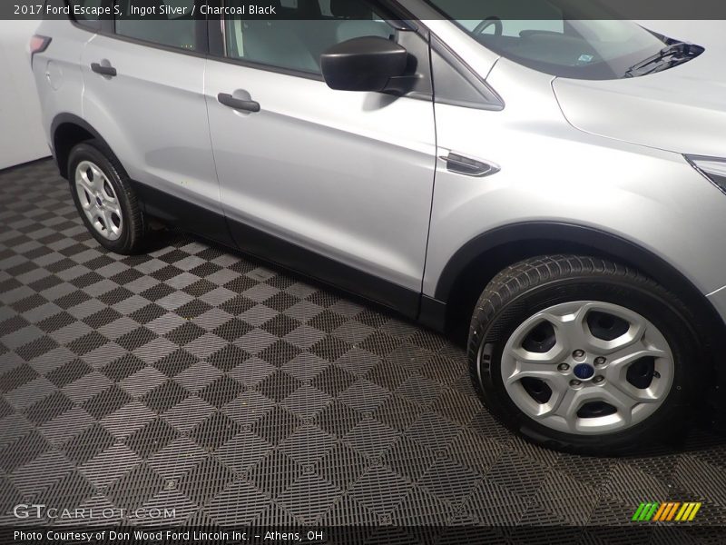 Ingot Silver / Charcoal Black 2017 Ford Escape S