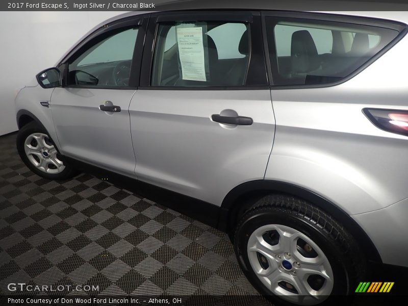 Ingot Silver / Charcoal Black 2017 Ford Escape S