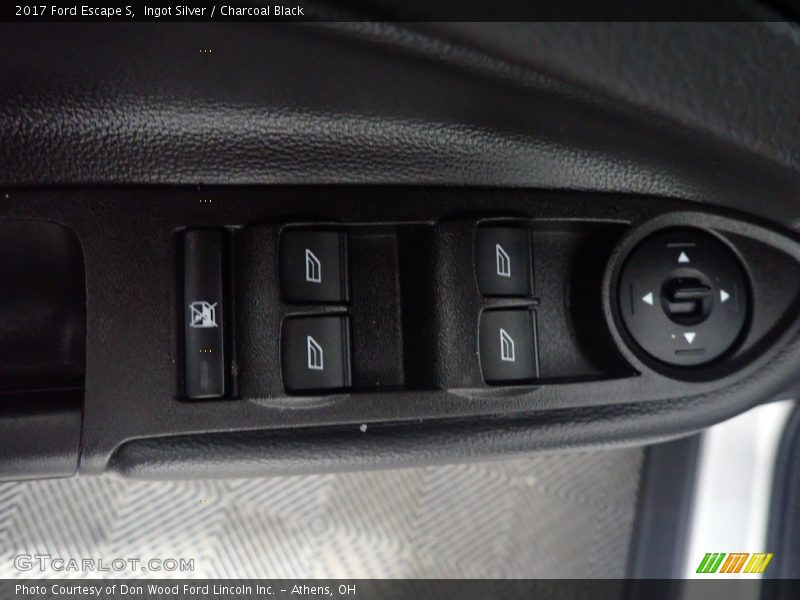 Ingot Silver / Charcoal Black 2017 Ford Escape S