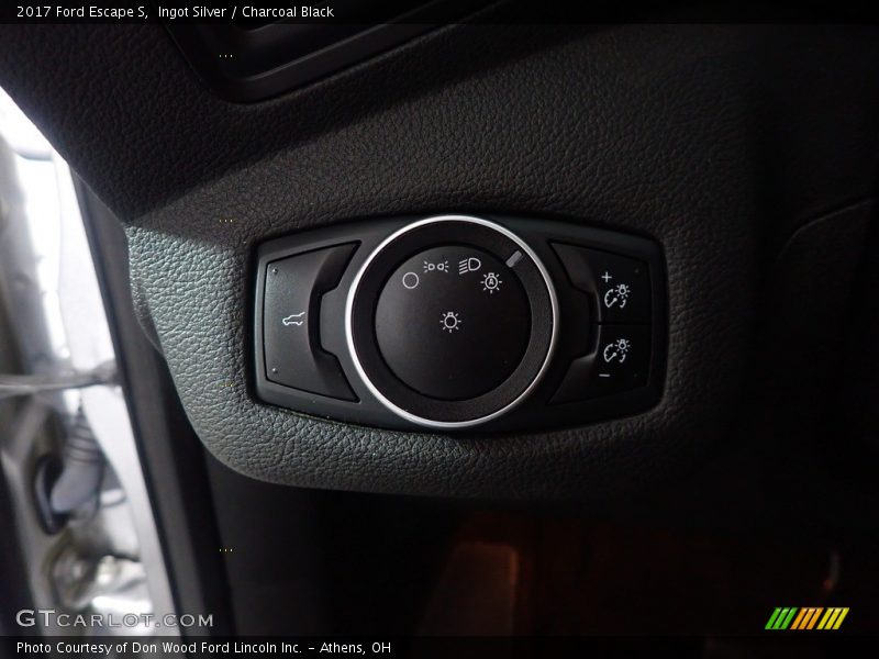 Ingot Silver / Charcoal Black 2017 Ford Escape S