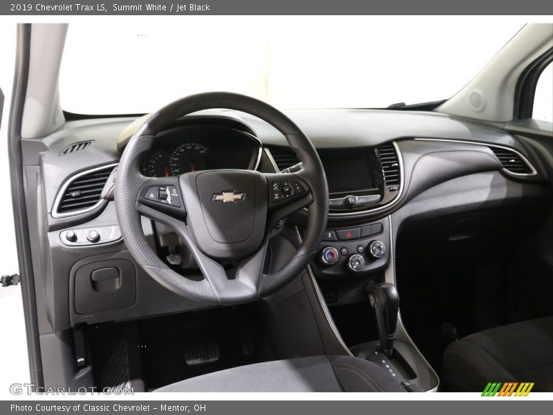 Summit White / Jet Black 2019 Chevrolet Trax LS