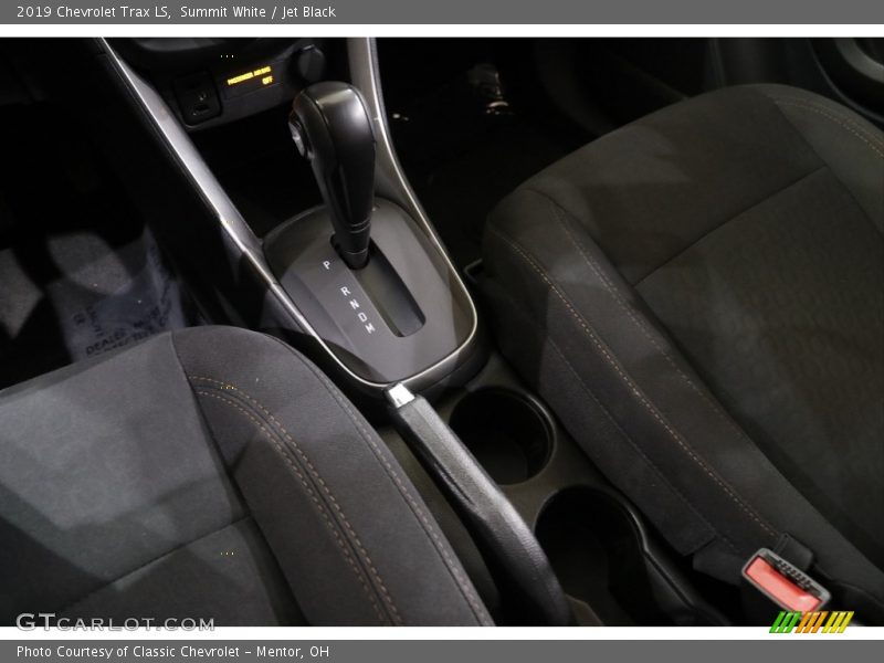 Summit White / Jet Black 2019 Chevrolet Trax LS