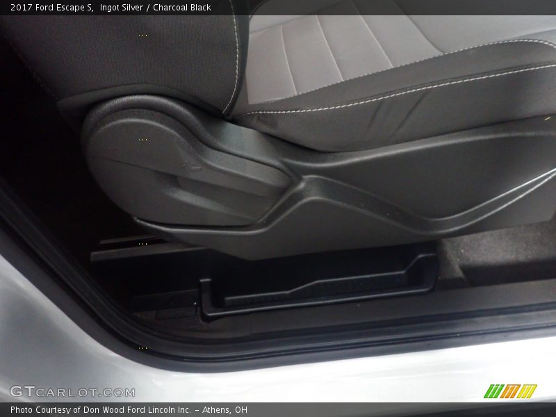 Ingot Silver / Charcoal Black 2017 Ford Escape S