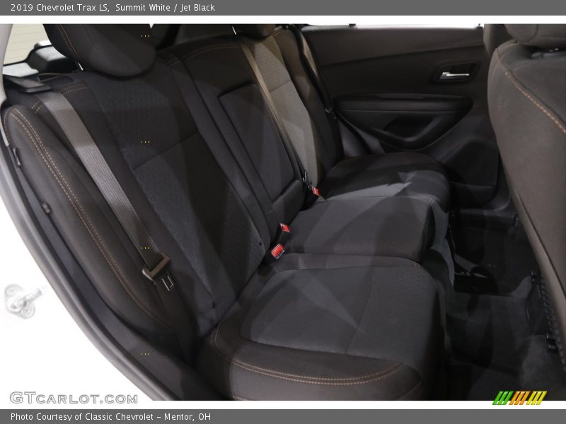 Summit White / Jet Black 2019 Chevrolet Trax LS