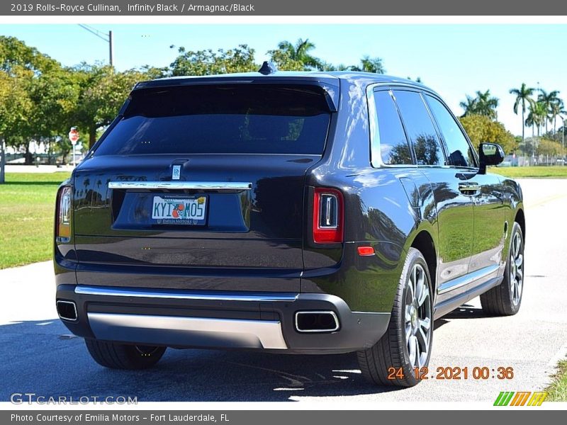 Infinity Black / Armagnac/Black 2019 Rolls-Royce Cullinan