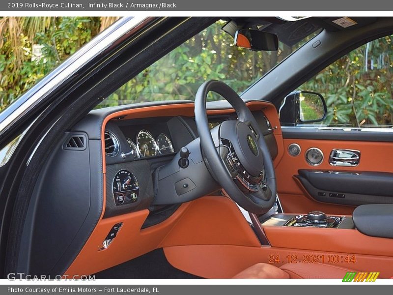 Infinity Black / Armagnac/Black 2019 Rolls-Royce Cullinan