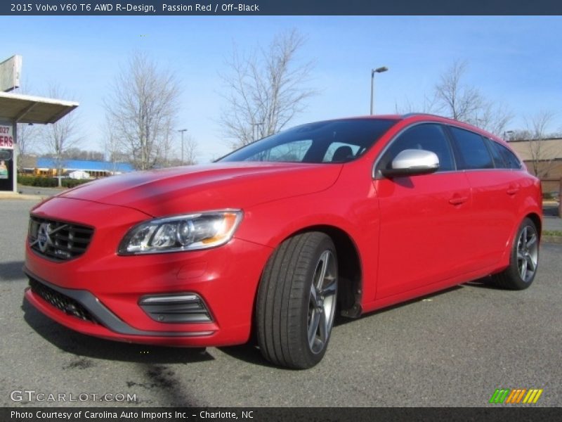 Front 3/4 View of 2015 V60 T6 AWD R-Design