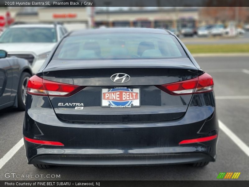 Phantom Black / Gray 2018 Hyundai Elantra SE