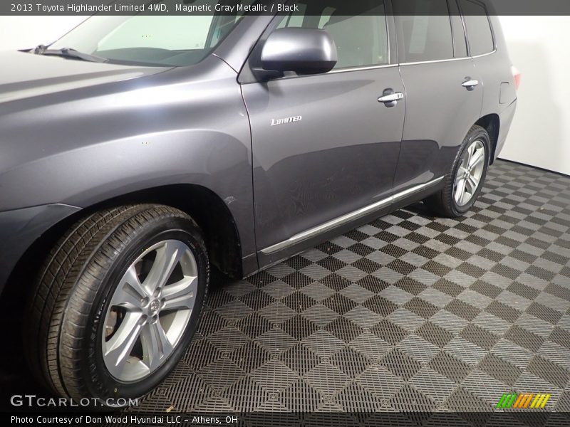 Magnetic Gray Metallic / Black 2013 Toyota Highlander Limited 4WD
