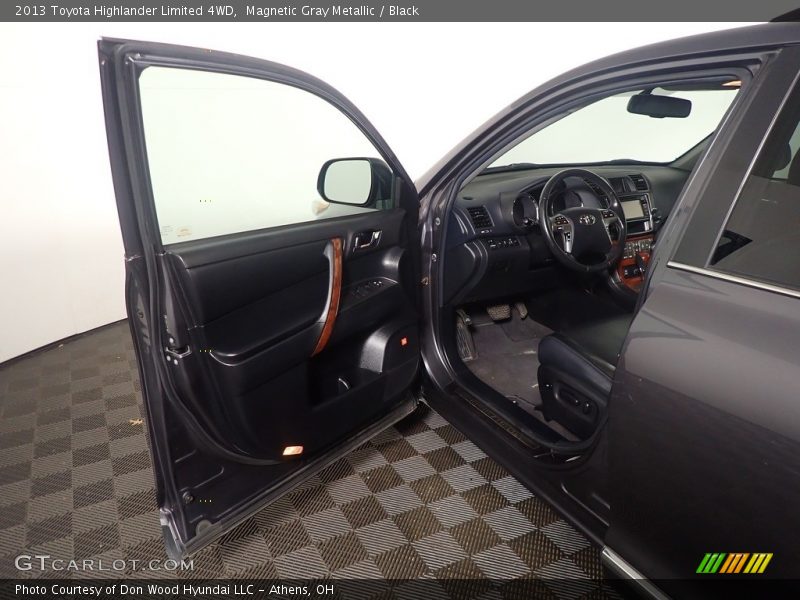 Magnetic Gray Metallic / Black 2013 Toyota Highlander Limited 4WD