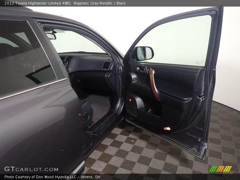 Magnetic Gray Metallic / Black 2013 Toyota Highlander Limited 4WD