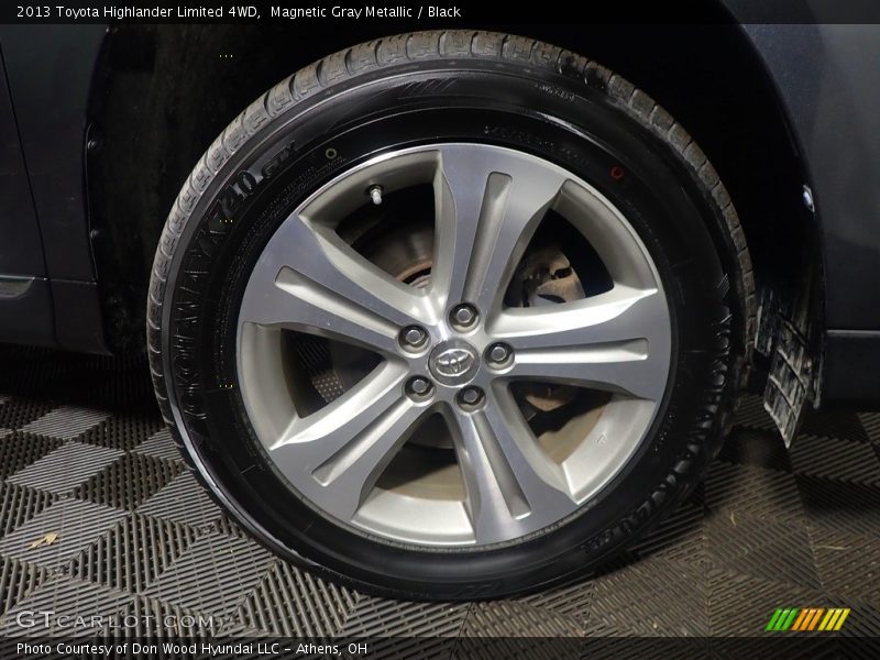 Magnetic Gray Metallic / Black 2013 Toyota Highlander Limited 4WD