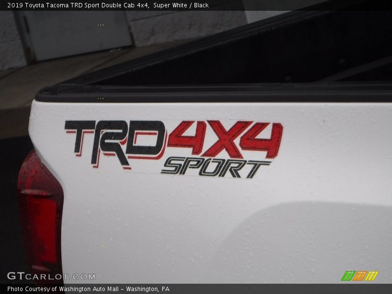 Super White / Black 2019 Toyota Tacoma TRD Sport Double Cab 4x4