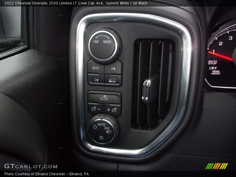 Summit White / Jet Black 2022 Chevrolet Silverado 1500 Limited LT Crew Cab 4x4