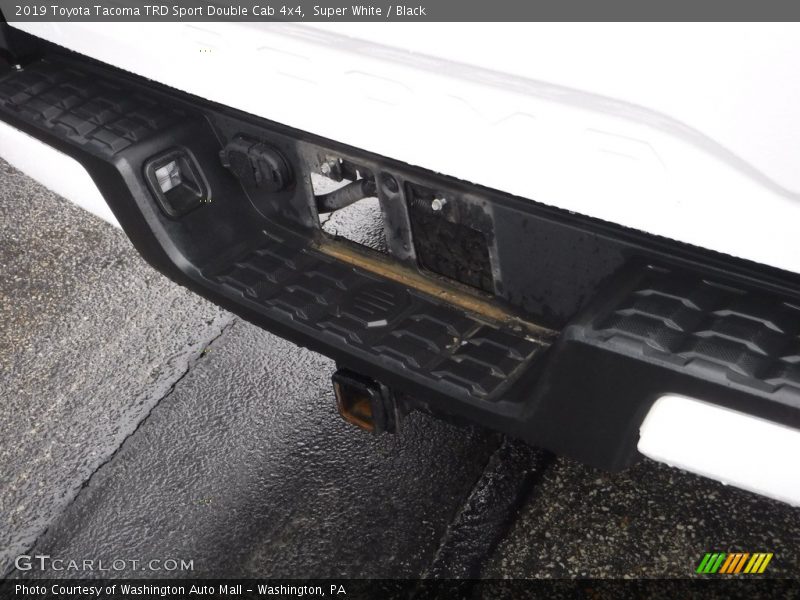 Super White / Black 2019 Toyota Tacoma TRD Sport Double Cab 4x4