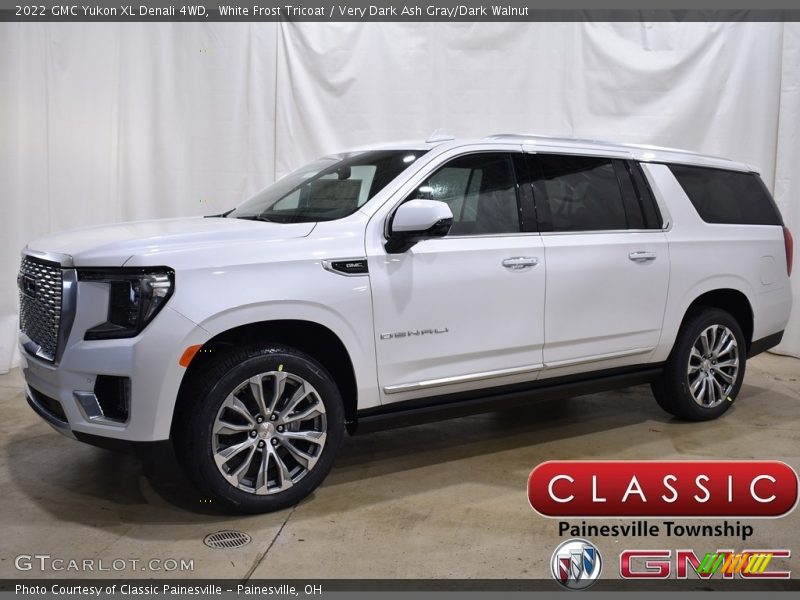 White Frost Tricoat / Very Dark Ash Gray/Dark Walnut 2022 GMC Yukon XL Denali 4WD