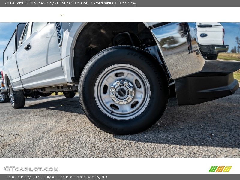 Oxford White / Earth Gray 2019 Ford F250 Super Duty XLT SuperCab 4x4