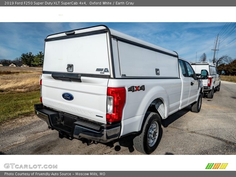 Oxford White / Earth Gray 2019 Ford F250 Super Duty XLT SuperCab 4x4