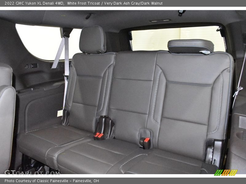 White Frost Tricoat / Very Dark Ash Gray/Dark Walnut 2022 GMC Yukon XL Denali 4WD