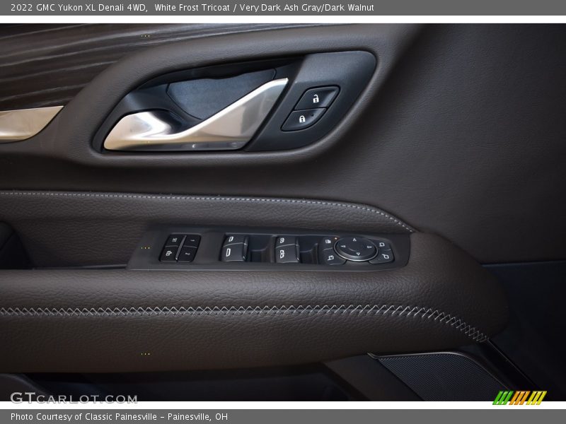 White Frost Tricoat / Very Dark Ash Gray/Dark Walnut 2022 GMC Yukon XL Denali 4WD