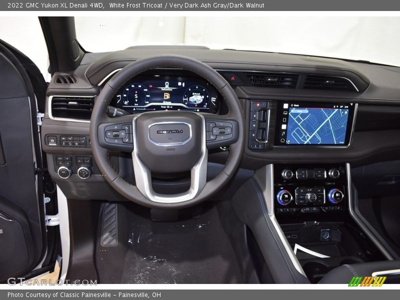 White Frost Tricoat / Very Dark Ash Gray/Dark Walnut 2022 GMC Yukon XL Denali 4WD