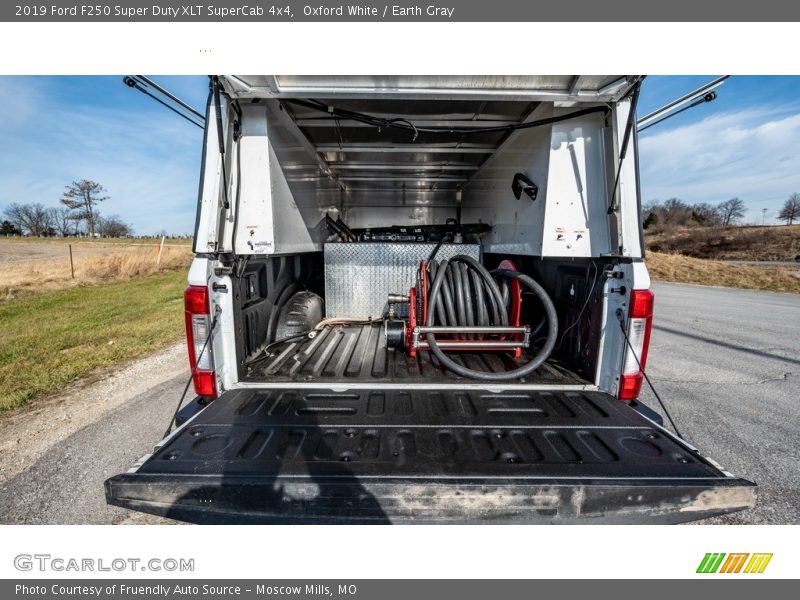 Oxford White / Earth Gray 2019 Ford F250 Super Duty XLT SuperCab 4x4