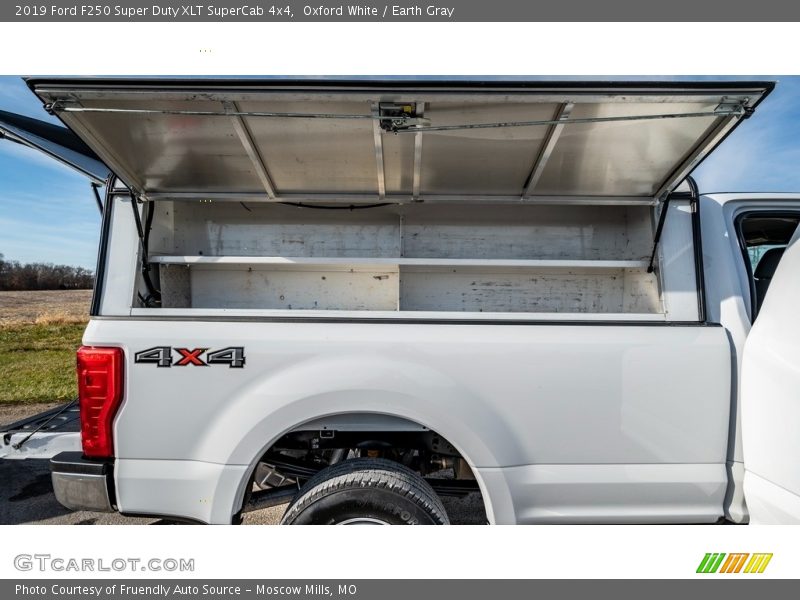 Oxford White / Earth Gray 2019 Ford F250 Super Duty XLT SuperCab 4x4