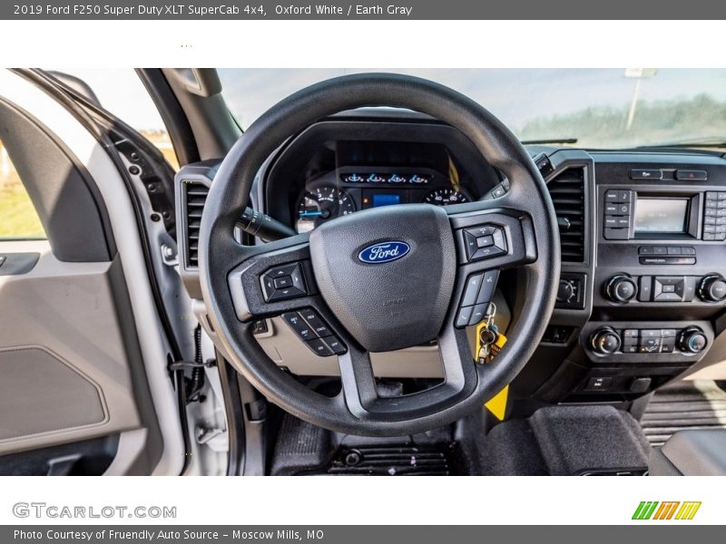 Oxford White / Earth Gray 2019 Ford F250 Super Duty XLT SuperCab 4x4