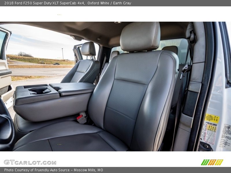 Oxford White / Earth Gray 2018 Ford F250 Super Duty XLT SuperCab 4x4